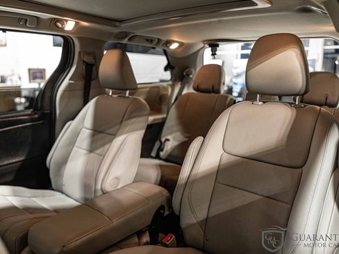 Used 2016 Toyota Sienna Limited Premium w/ Protection Package image 31