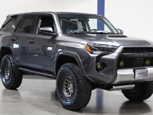 Used 2020 Toyota 4Runner TRD Off-Road Premium w/ Moonroof Package AWD/4WD image 7