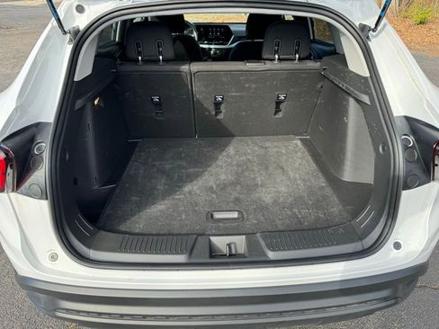 Certified 2025 Chevrolet Trax LS image 8