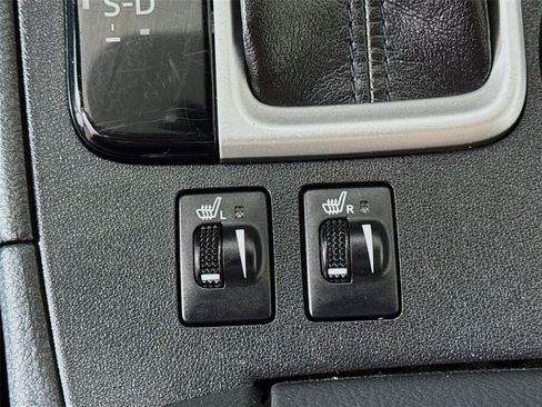 Used 2019 Toyota Highlander XLE AWD/4WD image 16