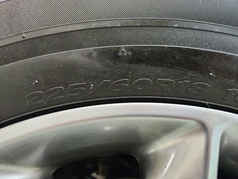 Used 2018 Jeep Cherokee Limited image 37