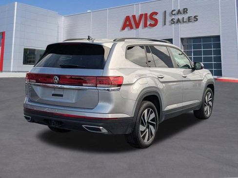Used 2025 Volkswagen Atlas SE FWD image 6
