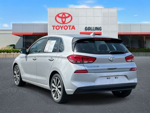 Used 2019 Hyundai Elantra GT FWD image 4
