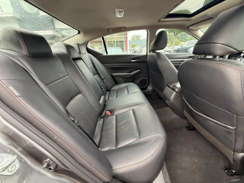 Used 2023 Nissan Altima 2.5 SR w/ SR Premium Package FWD image 14