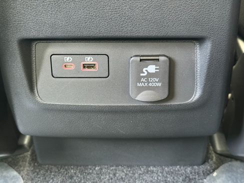 Used 2025 Nissan Frontier SV w/ SV Convenience Package RWD image 28