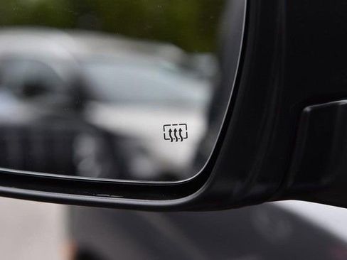 Certified 2025 Nissan Frontier SV w/ SV Convenience Package image 12