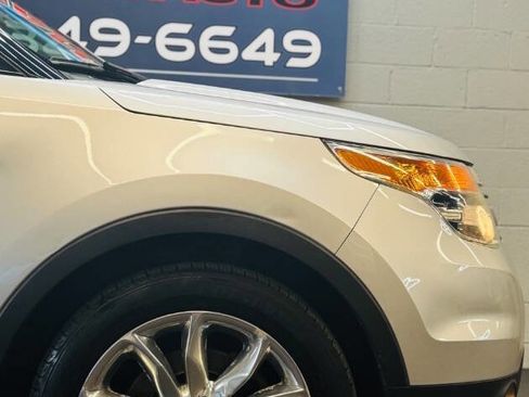 Used 2014 Ford Explorer XLT w/ Equipment Group 202A AWD/4WD image 7
