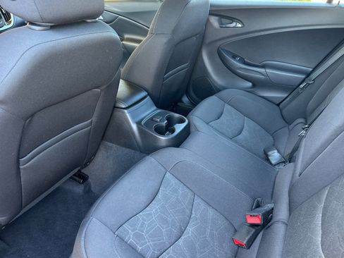 Used 2018 Chevrolet Volt LT FWD image 14