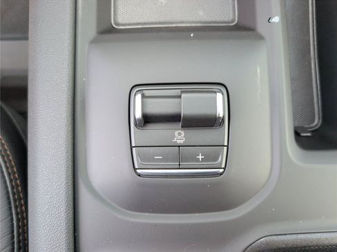 New 2026 GMC Sierra 2500 AT4 w/ AT4 Premium Plus Package AWD/4WD image 24