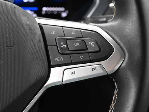 Used 2023 Volkswagen Tiguan SE FWD image 15
