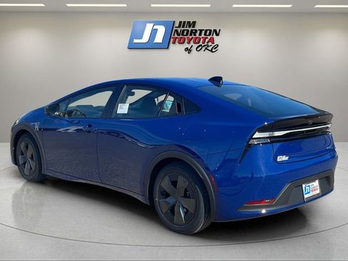 New 2026 Toyota Prius SE image 7