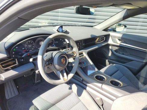 Certified 2025 Porsche Taycan 4S image 4