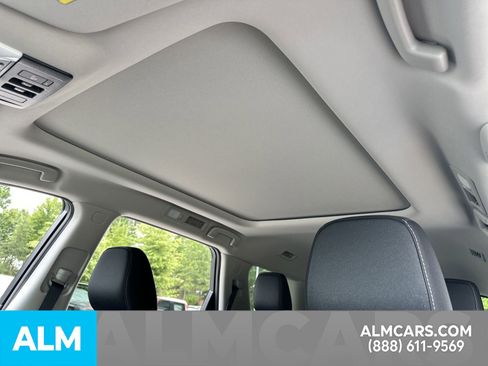 Certified 2025 Nissan Pathfinder SV w/ SV Premium Package image 9