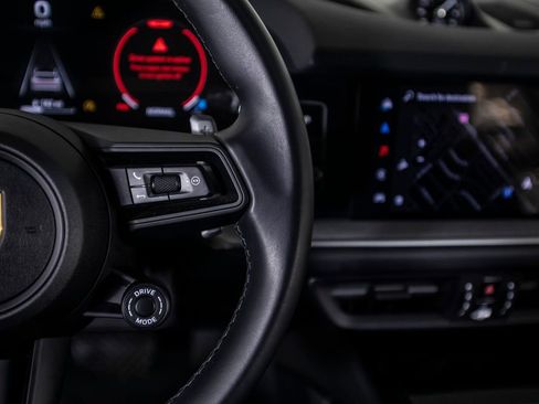 Used 2024 Porsche Cayenne Coupe image 43