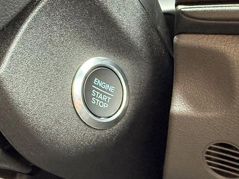 New 2026 Ford Transit 250 T-250 Med Rf 9150 GVWR RWD image 11