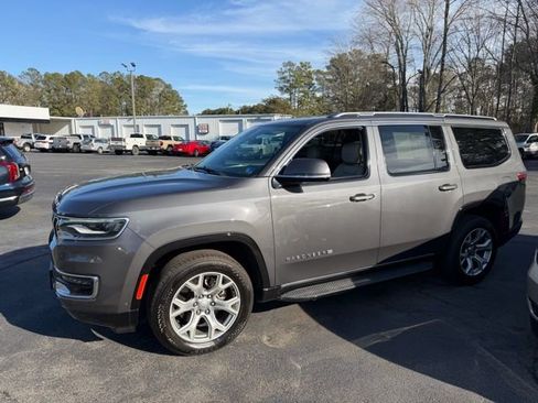 Used 2022 Jeep Wagoneer Series II w/ Rear Seat Video Group 1 image 9