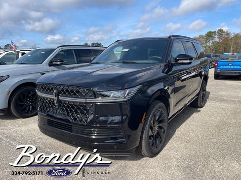 New 2026 Lincoln Navigator Reserve w/ Jet Appearance Package image 2