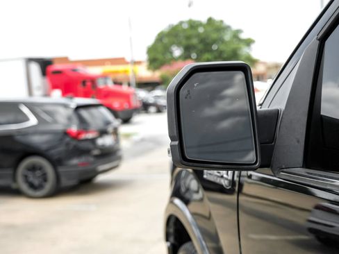 Used 2018 Ford F150 Platinum w/ Equipment Group 701A Luxury AWD/4WD image 34