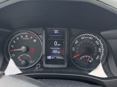 Used 2022 Toyota Tacoma SR image 4