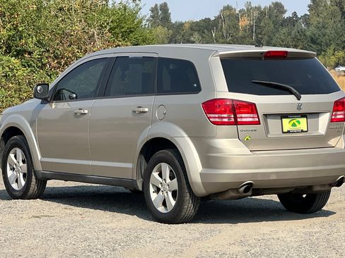 Used 2009 Dodge Journey SXT w/ Flexible Seating Group image 6