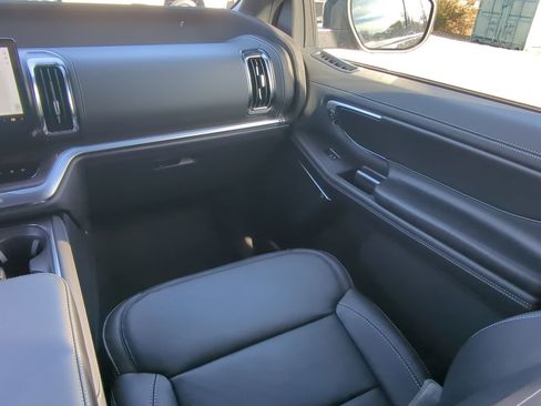 New 2025 Ford Expedition Platinum w/ Stealth Performance Package image 15