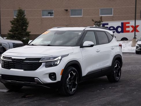 Used 2025 Kia Seltos S image 3