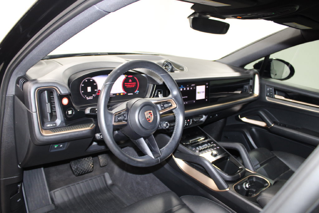 Used 2024 Porsche Cayenne Coupe AWD/4WD image 22