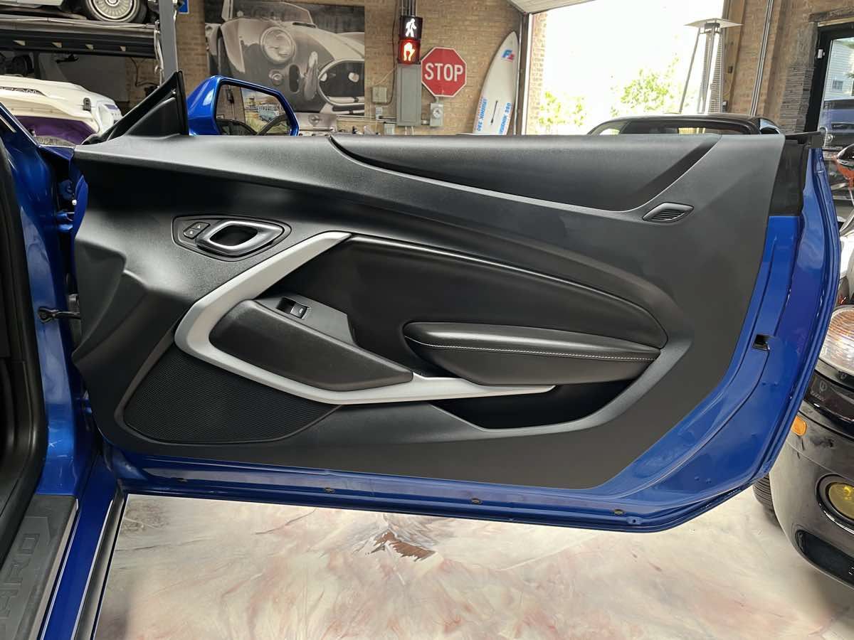 Used 2016 Chevrolet Camaro LT RWD image 23