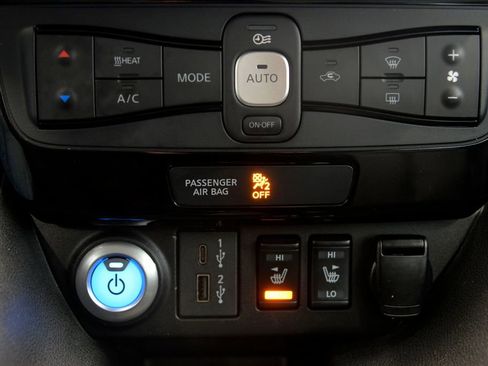 Used 2020 Nissan Leaf SL Plus image 24