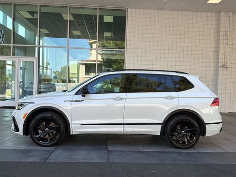 Certified 2023 Volkswagen Tiguan SE R-Line FWD image 2