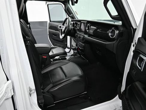 Used 2021 Jeep Wrangler Unlimited Sahara AWD/4WD image 14