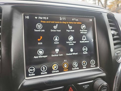 Used 2018 Jeep Grand Cherokee Limited image 24