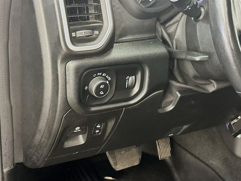 Used 2020 RAM 1500 Big Horn AWD/4WD image 17