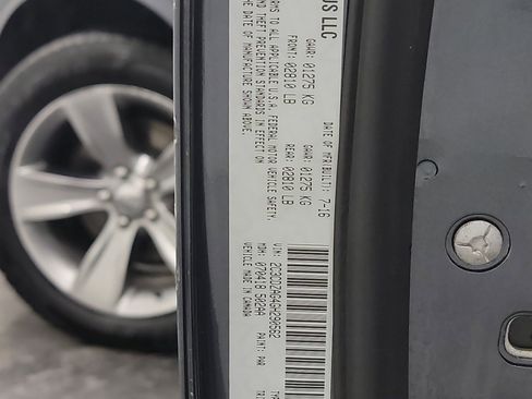 Used 2016 Dodge Challenger SXT image 32