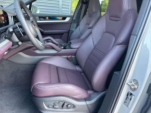 New 2026 Porsche Cayenne Coupe AWD/4WD image 5