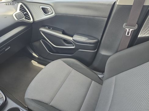 Certified 2021 Kia Soul LX FWD image 15