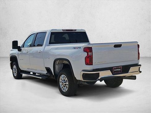 Used 2025 Chevrolet Silverado 2500 LT w/ Convenience Package AWD/4WD image 7