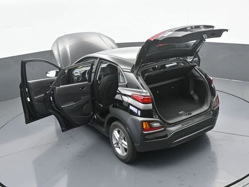 Used 2021 Hyundai Kona SE image 60