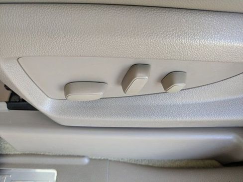 Used 2018 Chevrolet Tahoe LT image 21