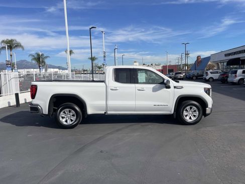 Used 2025 GMC Sierra 1500 SLE w/ Preferred Package image 4