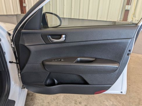 Used 2020 Kia Optima LX FWD image 29