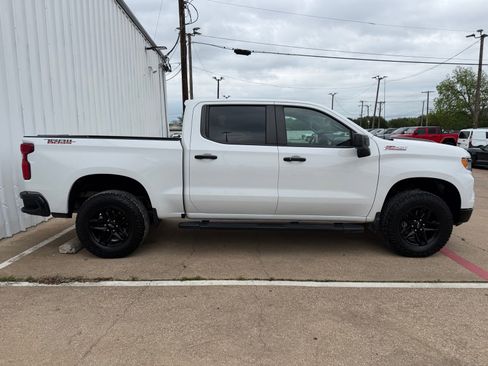 Used 2024 Chevrolet Silverado 1500 LT Trail Boss w/ Protection Package AWD/4WD image 8