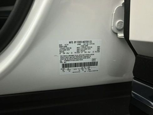 Certified 2020 Ford Explorer Limited w/ Class III Trailer Tow Package image 32