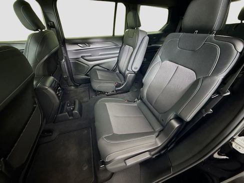 New 2025 Jeep Grand Cherokee L Laredo w/ Luxury Tech Group I image 23