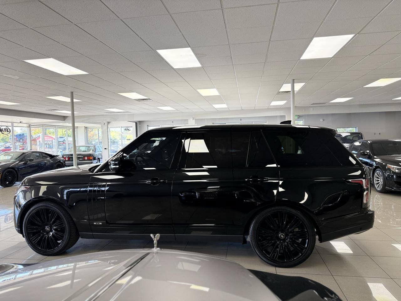 Used 2019 Land Rover Range Rover Long Wheelbase Supercharged AWD/4WD image 7