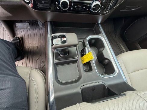 Used 2024 GMC Sierra 1500 SLT w/ SLT Premium Plus Package image 34