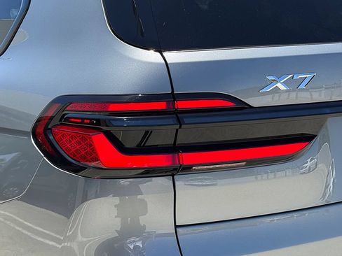 New 2027 BMW X7 xDrive40i w/ M Sport Package AWD/4WD image 6