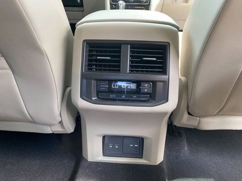 Used 2022 Volkswagen Atlas SEL R-Line image 29