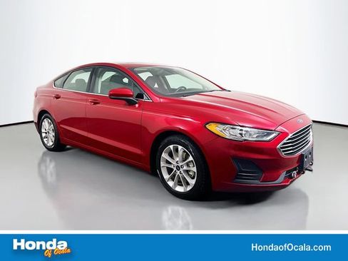 Used 2020 Ford Fusion SE image 1