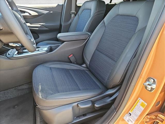 New 2026 Buick Envista Sport Touring w/ Convenience II Package FWD image 4